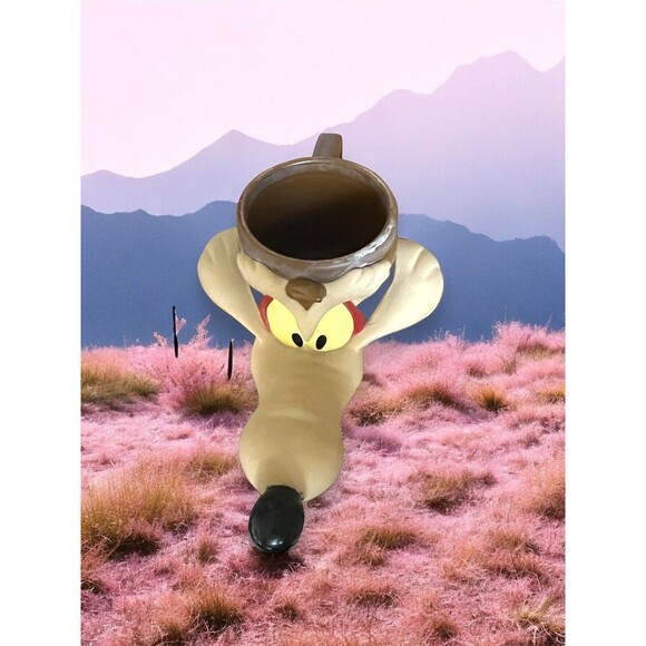 Vintage Looney Tunes Wile E Coyote 3D Plastic Coffee Cup Mug 1992 Road Runner - Picture 7 of 9